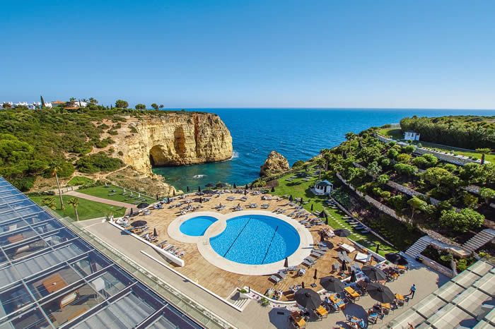 Un lagon à Faro dans la province d’Algarve au Portugal